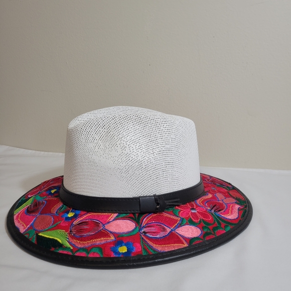 New Beautiful Embroidered Hat - Picture 2 of 13